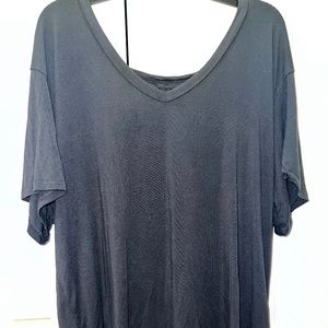 American Eagle Soft & Sexy Gray V Neck T-Shirt